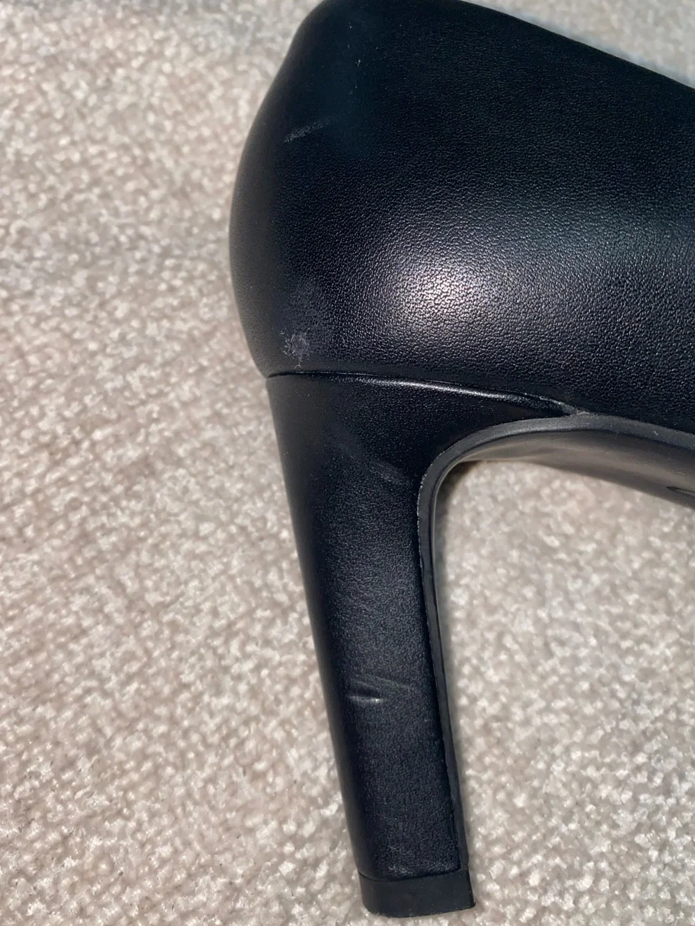 Clarks Ambyr Joy Black Leather Comfort Pumps - Size 9.5 Wide